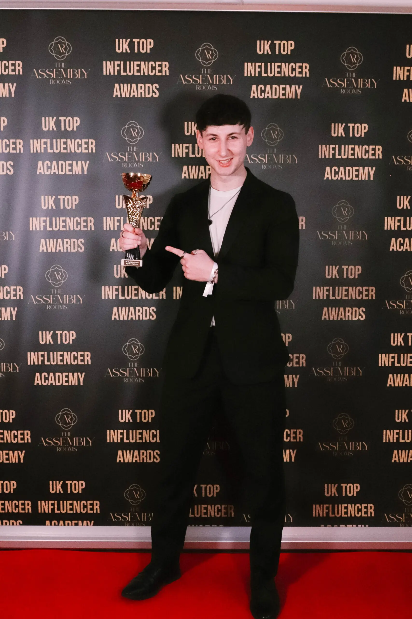 Winners-11 Dylan Wagner winner of UK Top Macro Influencer at the 2025 UK Top Influencer Awards