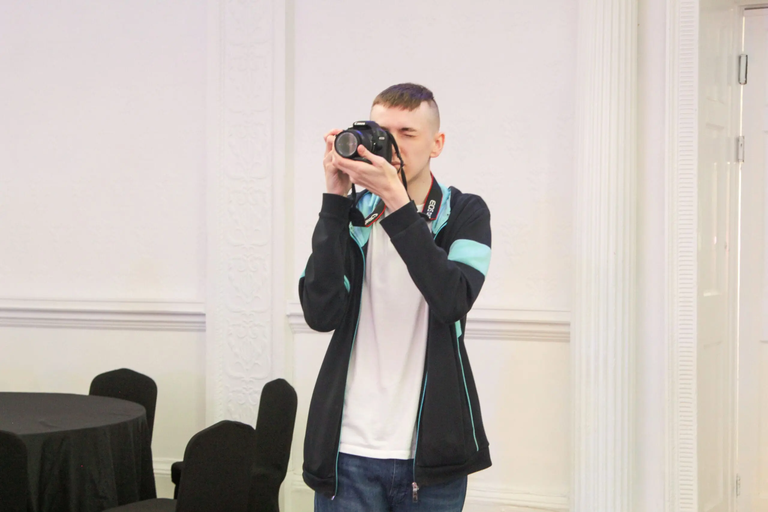 sophiexw.film-487 A Middlesbrough College student taking photos at The Assembly Rooms for The UK Top Influencer Awards